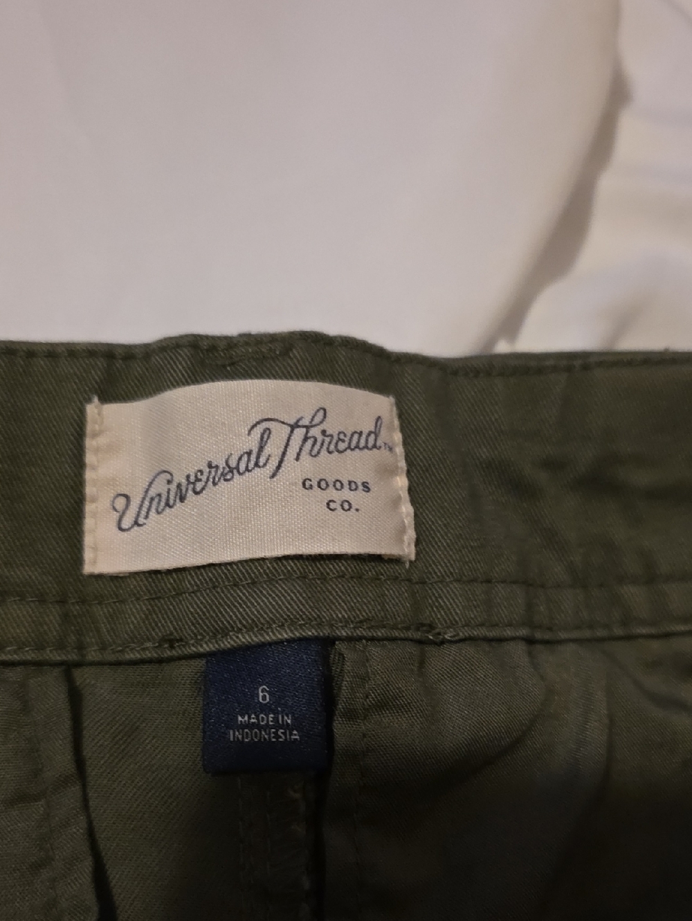 Universal Thread Women’s Utility Shorts Trio - Olive, Beige & Khaki - Picture 4 of 14